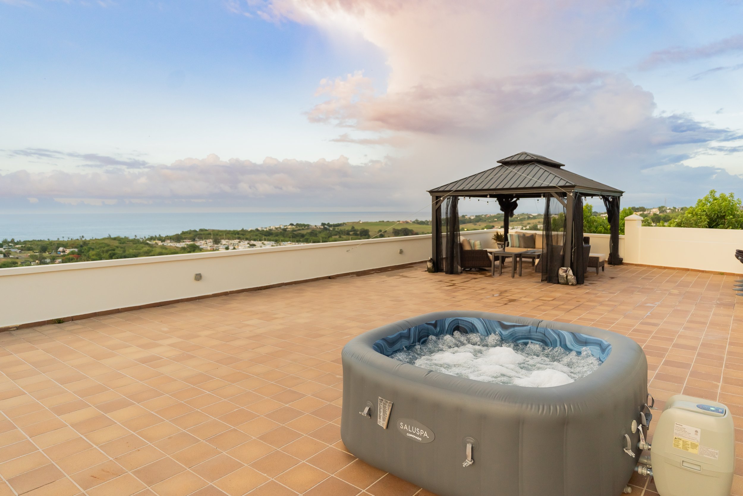 Hot tub and gazebo on the roof terrace